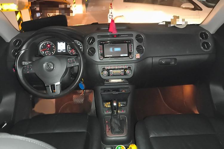 Used Volkswagen Tiguan 2012 2.0 TSI Comfort Edition Interior 2