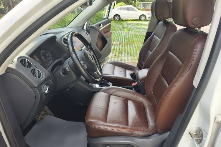 Used Volkswagen Tiguan 2012 2.0 TSI Comfort Edition Interior 2