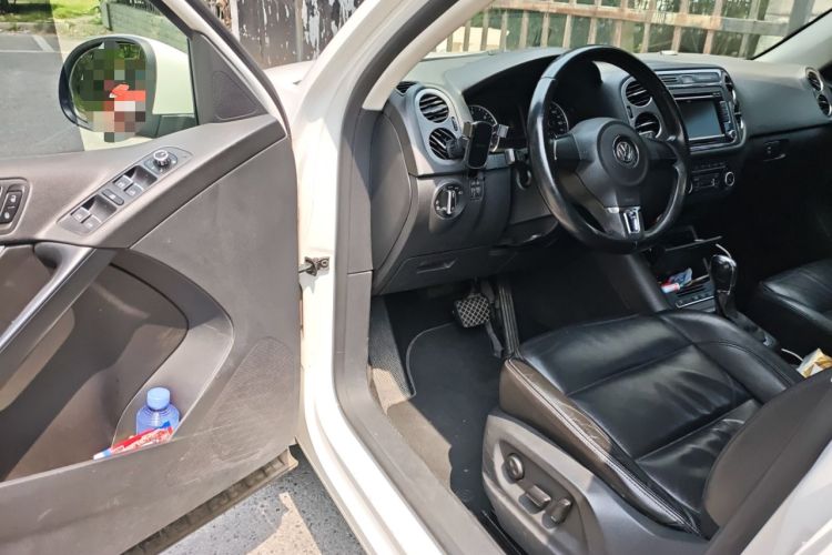 Used Volkswagen Tiguan 2012 2.0 TDI Comfort Edition Interior 3
