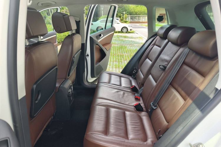Used Volkswagen Tiguan 2012 2.0 TSI Comfort Edition Interior 3