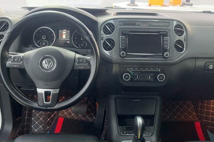 Used Volkswagen Tiguan 2012 2.0 TSI Comfort Edition Interior 3