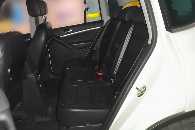 Used Volkswagen Tiguan 2012 2.0 TSI Comfort Edition Interior 4