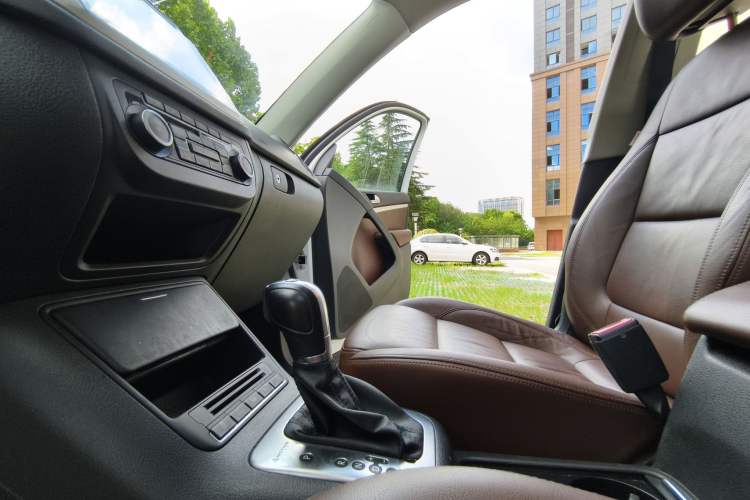 Used Volkswagen Tiguan 2012 2.0 TSI Comfort Edition Interior 4