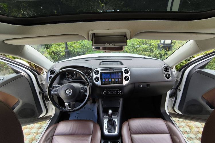 Used Volkswagen Tiguan 2012 2.0 TSI Comfort Edition Interior 5