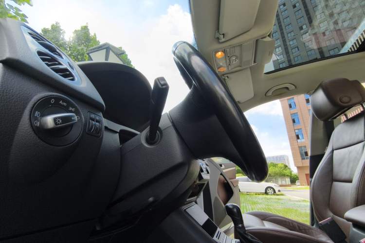Used Volkswagen Tiguan 2012 2.0 TSI Comfort Edition Interior 9