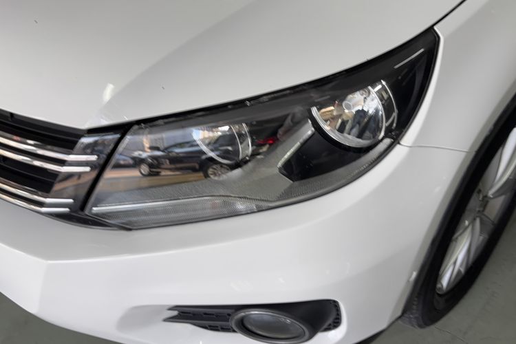 Used Volkswagen Tiguan 2012 2.0 TDI Comfort Edition Left Front Headlight