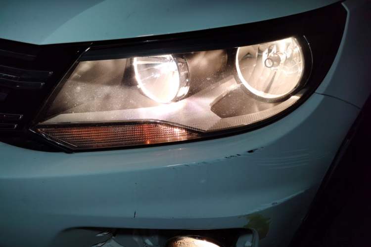 Used Volkswagen Tiguan 2012 2.0 TSI Comfort Edition Left Front Headlight
