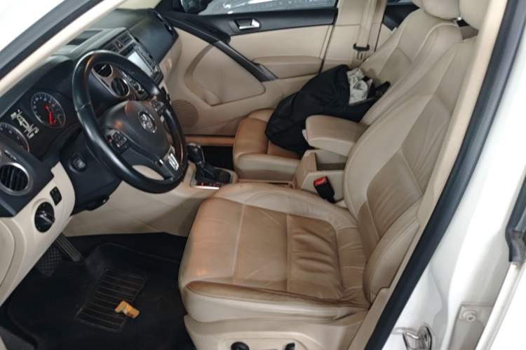 Used Volkswagen Tiguan 2012 1.8TSI Automatic All-Wheel Drive Elite Edition Left Front Seat