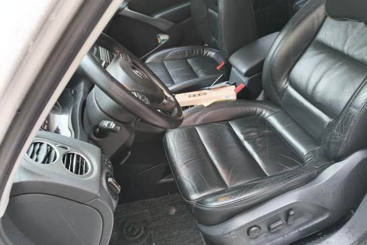 Used Volkswagen Tiguan 2012 2.0 TSI Automatic All-Wheel Drive Elite Edition Left Front Seat