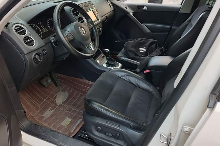 Used Volkswagen Tiguan 2012 2.0 TSI Automatic All-Wheel Drive Flagship Edition Left Front Seat