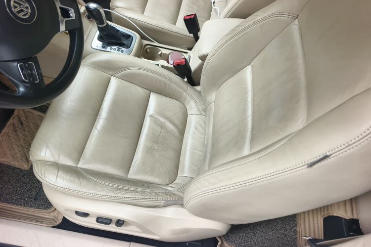 Used Volkswagen Tiguan 2012 2.0 TSI Automatic All-Wheel Drive Elite Edition Left Front Seat