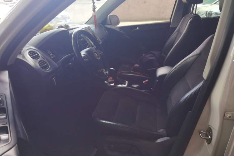 Used Volkswagen Tiguan 2012 2.0 TSI Automatic All-Wheel Drive Flagship Edition Left Front Seat