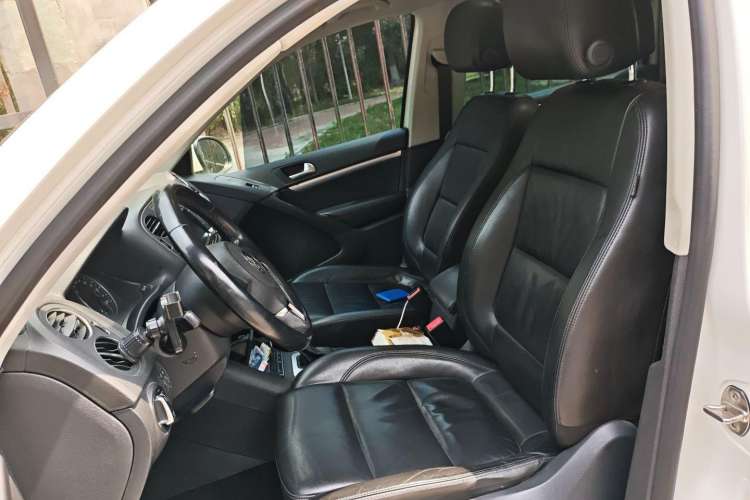 Used Volkswagen Tiguan 2012 2.0 TDI Comfort Edition Left Front Seat