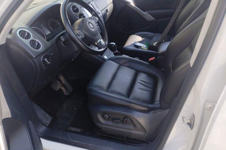 Used Volkswagen Tiguan 2012 2.0 TSI Automatic All-Wheel Drive Elite Edition Left Front Seat