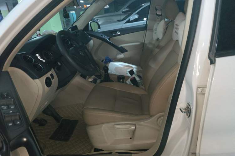 Used Volkswagen Tiguan 2012 1.8TSI Manual Two-Wheel Drive Urban Edition Left Front Seat