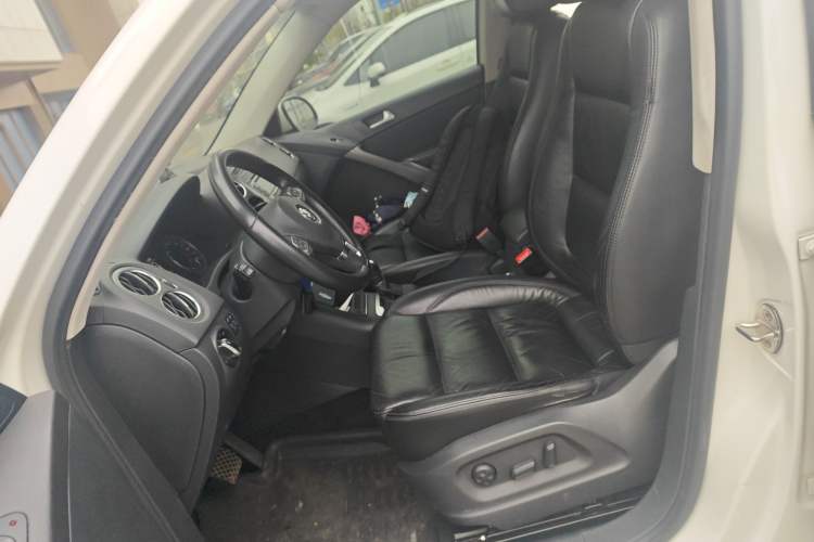 Used Volkswagen Tiguan 2012 1.8TSI Automatic Two-Wheel Drive Trend Edition Left Front Seat