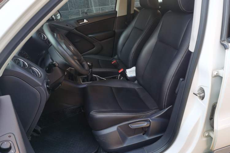 Used Volkswagen Tiguan 2012 1.4TSI Manual Two-Wheel-Drive Urban Edition Left Front Seat