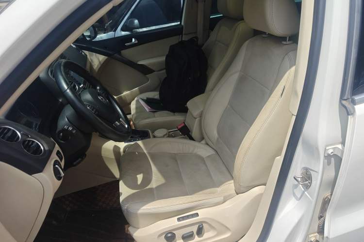Used Volkswagen Tiguan 2012 2.0 TSI Automatic All-Wheel Drive Flagship Edition Left Front Seat