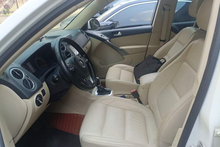 Used Volkswagen Tiguan 2012 1.8TSI Automatic All-Wheel Drive Elite Edition Left Front Seat