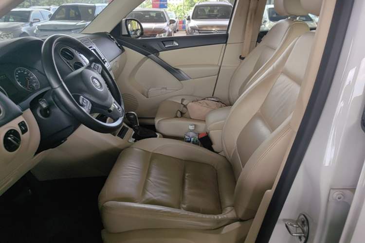 Used Volkswagen Tiguan 2012 1.8TSI Automatic All-Wheel Drive Elite Edition Left Front Seat