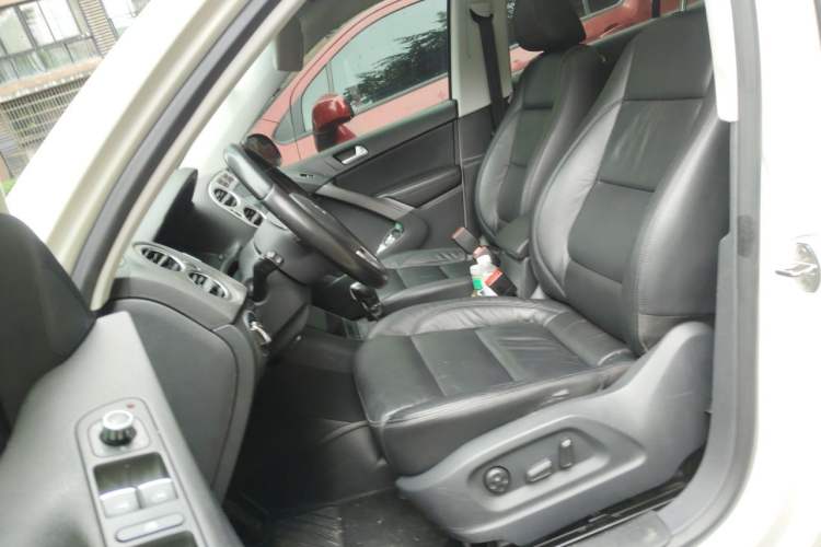 Used Volkswagen Tiguan 2012 1.8TSI Automatic All-Wheel Drive Elite Edition Left Front Seat