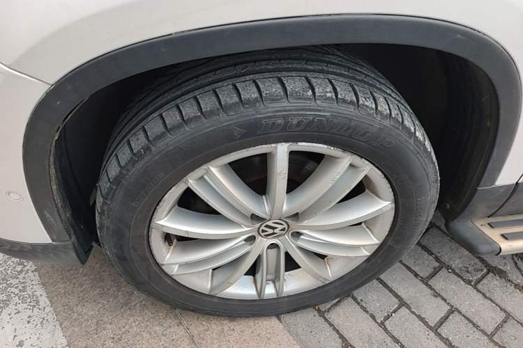 Used Volkswagen Tiguan 2012 2.0 TSI Automatic All-Wheel Drive Flagship Edition Left Front Wheel Hub