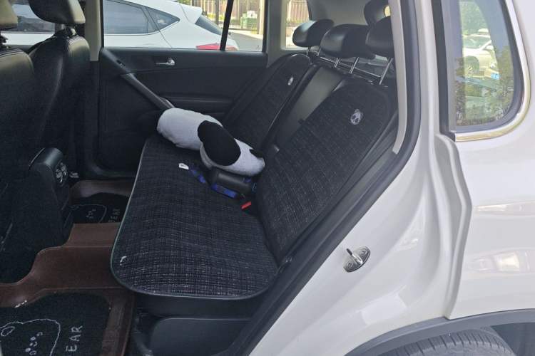 Used Volkswagen Tiguan 2012 1.8TSI Automatic Two-Wheel Drive Trend Edition Left Rear Seat