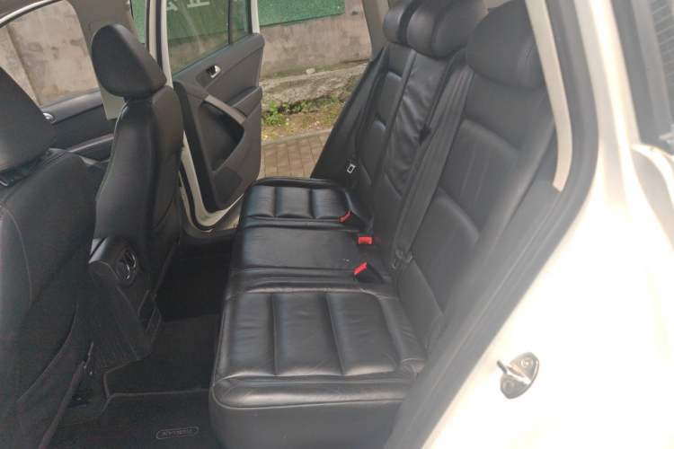Used Volkswagen Tiguan 2012 1.8TSI Automatic Two-Wheel Drive Trend Edition Left Rear Seat