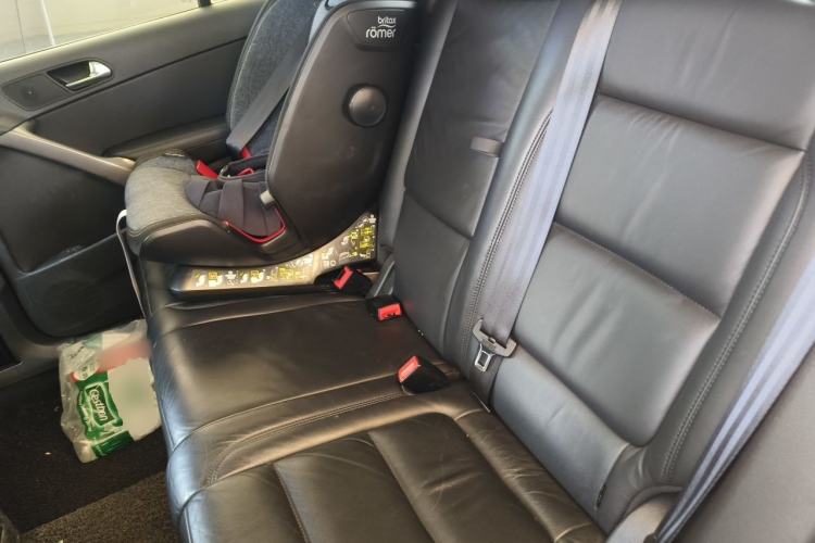 Used Volkswagen Tiguan 2012 1.8TSI Automatic Two-Wheel Drive Trend Edition Left Rear Seat