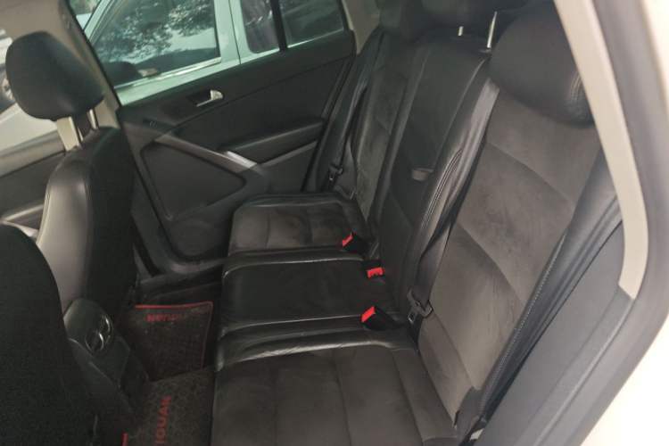 Used Volkswagen Tiguan 2012 2.0 TSI Automatic All-Wheel Drive Flagship Edition Left Rear Seat