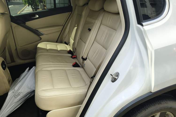 Used Volkswagen Tiguan 2012 1.8TSI Automatic Two-Wheel Drive Elite Edition Left Rear Seat