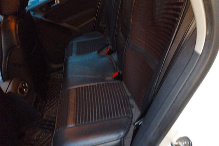 Used Volkswagen Tiguan 2012 1.8TSI Manual Two-Wheel Drive Urban Edition Left Rear Seat