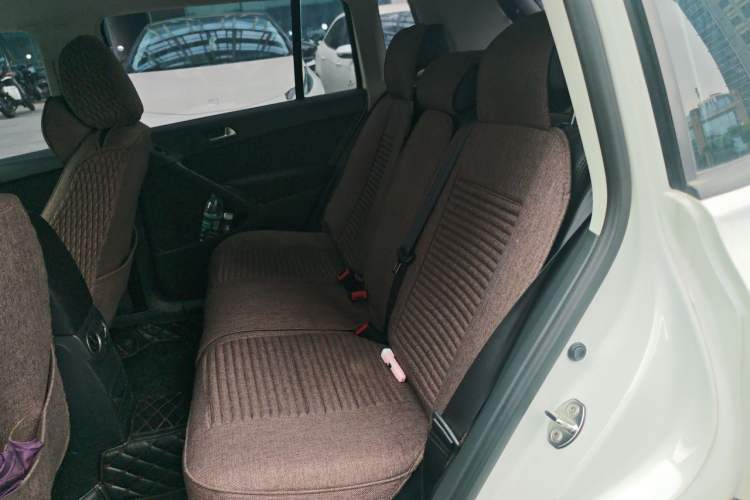 Used Volkswagen Tiguan 2012 1.8TSI Manual Two-Wheel Drive Urban Edition Left Rear Seat