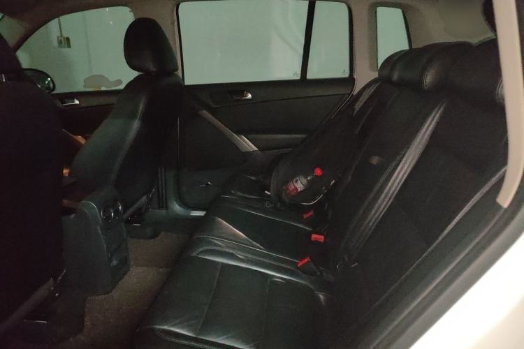 Used Volkswagen Tiguan 2012 1.8TSI Automatic Two-Wheel Drive Zhaoshi Edition Left Rear Seat