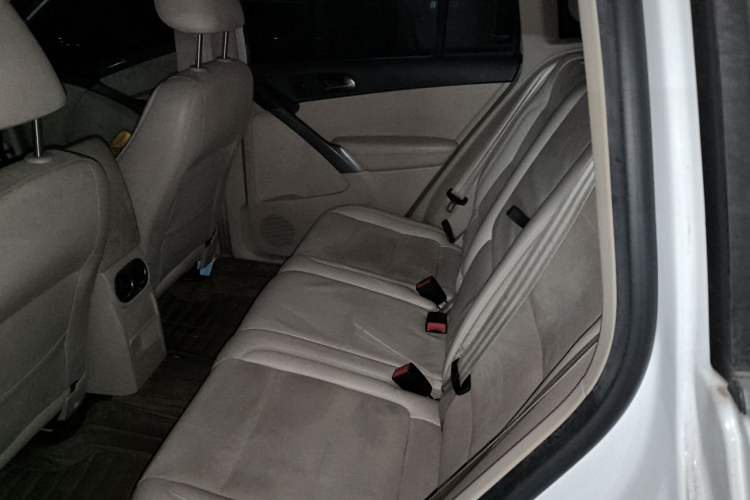 Used Volkswagen Tiguan 2012 2.0 TSI Automatic All-Wheel Drive Flagship Edition Left Rear Seat