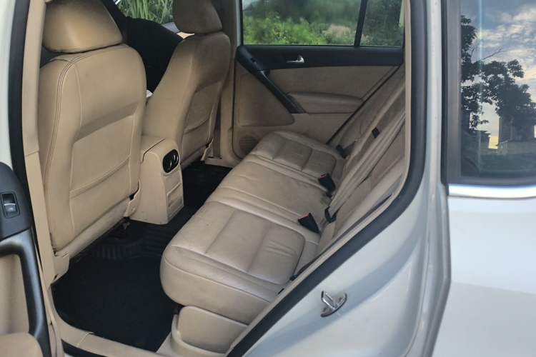 Used Volkswagen Tiguan 2012 1.8TSI Automatic Two-Wheel Drive Elite Edition Left Rear Seat
