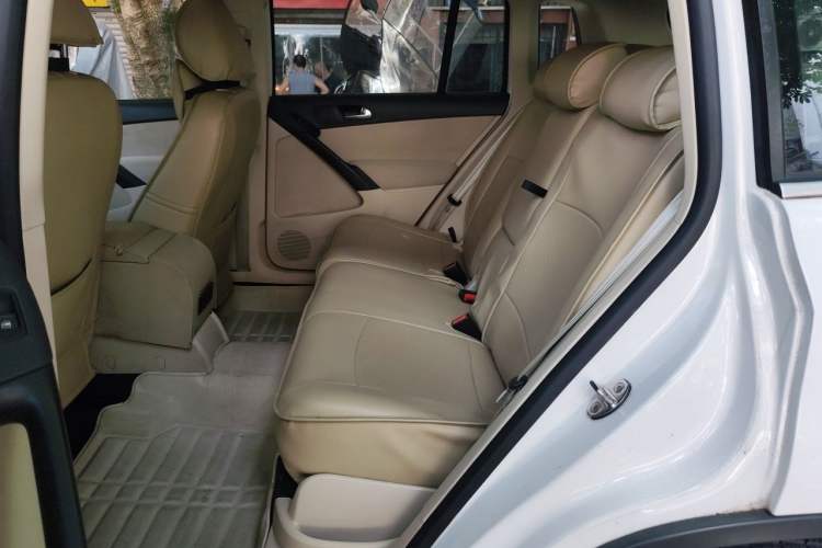 Used Volkswagen Tiguan 2012 1.8TSI Manual Two-Wheel Drive Urban Edition Left Rear Seat