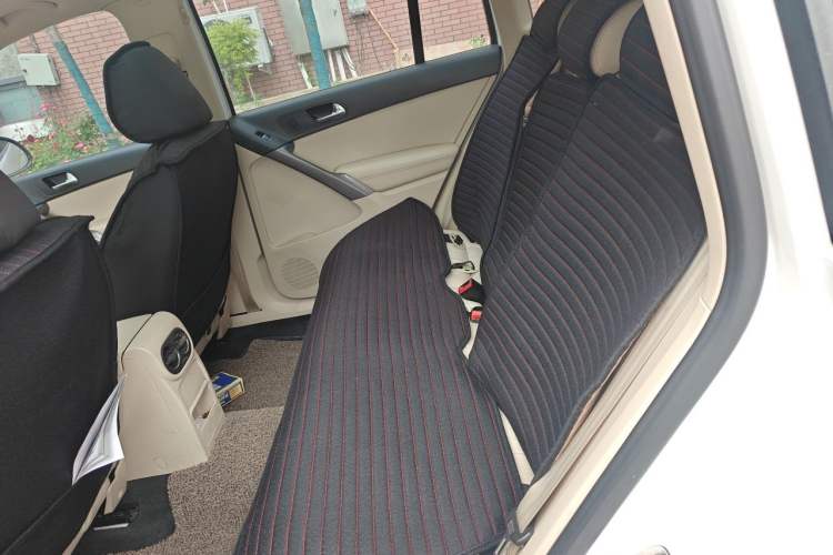 Used Volkswagen Tiguan 2012 1.8TSI Automatic Two-Wheel Drive Elite Edition Left Rear Seat