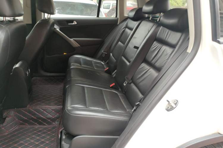 Used Volkswagen Tiguan 2012 1.8TSI Manual Two-Wheel Drive Enjoyment Edition Left Rear Seat