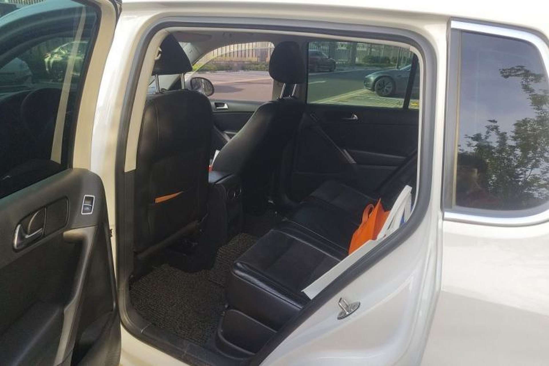Used Volkswagen Tiguan 2012 2.0 TSI Automatic All-Wheel Drive Flagship Edition Left Rear Seat