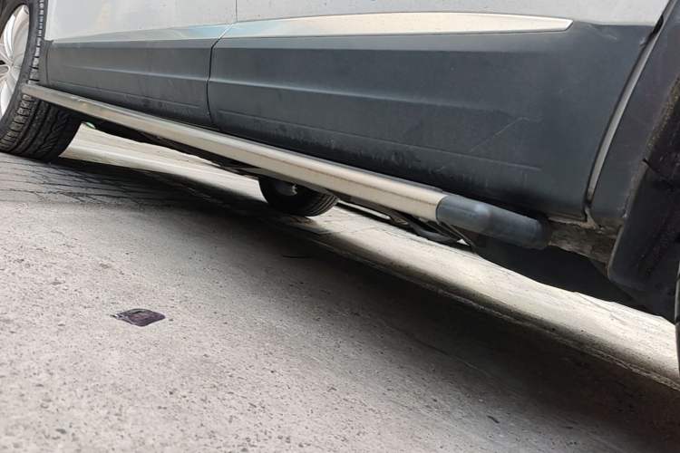 Used Volkswagen Tiguan 2012 2.0 TSI Automatic All-Wheel Drive Flagship Edition Left Side Sill