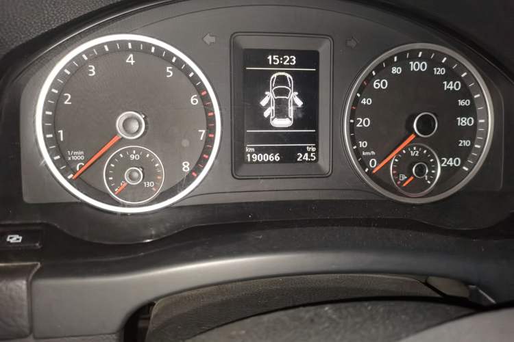 Used Volkswagen Tiguan 2012 1.8TSI Manual Two-Wheel Drive Enjoyment Edition Odometer Close Up