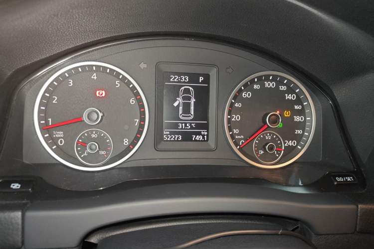 Used Volkswagen Tiguan 2012 1.8TSI Automatic Two-Wheel Drive Urban Edition Odometer Close Up