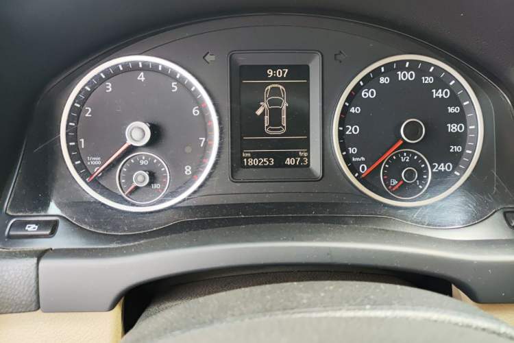 Used Volkswagen Tiguan 2012 1.8TSI Manual Two-Wheel Drive Enjoyment Edition Odometer Close Up
