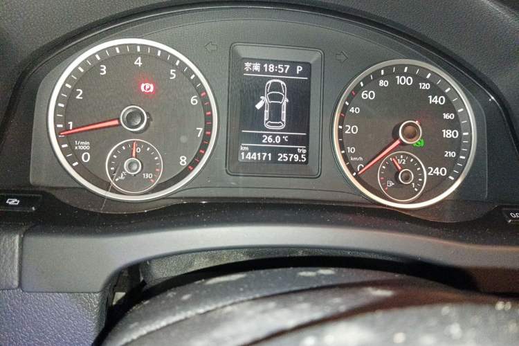 Used Volkswagen Tiguan 2012 1.8TSI Automatic Two-Wheel Drive Elite Edition Odometer Close Up