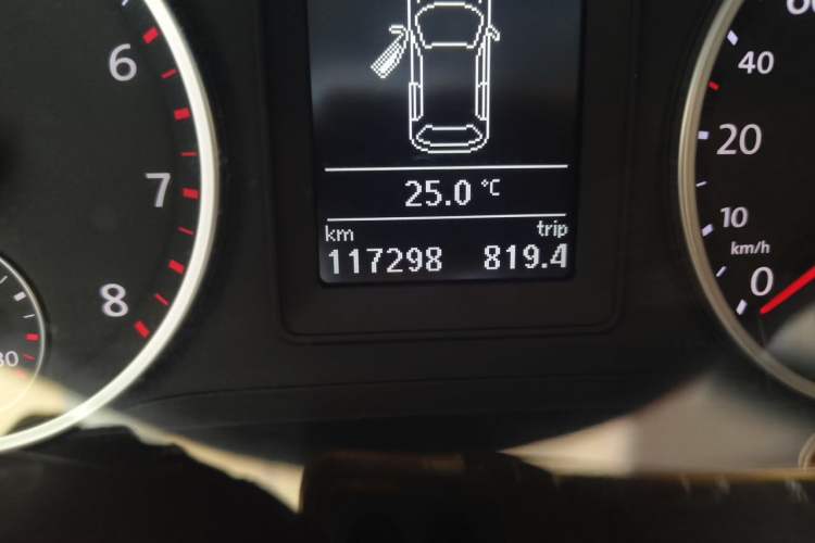 Used Volkswagen Tiguan 2012 1.8TSI Automatic Two-Wheel Drive Trend Edition Odometer Close Up