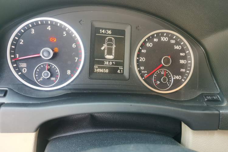 Used Volkswagen Tiguan 2012 1.8TSI Manual Two-Wheel Drive Enjoyment Edition Odometer Close Up