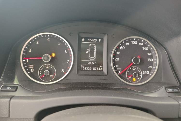 Used Volkswagen Tiguan 2012 2.0 TSI Automatic All-Wheel Drive Flagship Edition Odometer Close Up