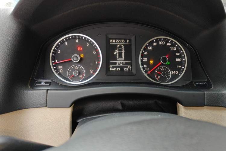 Used Volkswagen Tiguan 2012 1.8TSI Automatic All-Wheel Drive Elite Edition Odometer Close Up