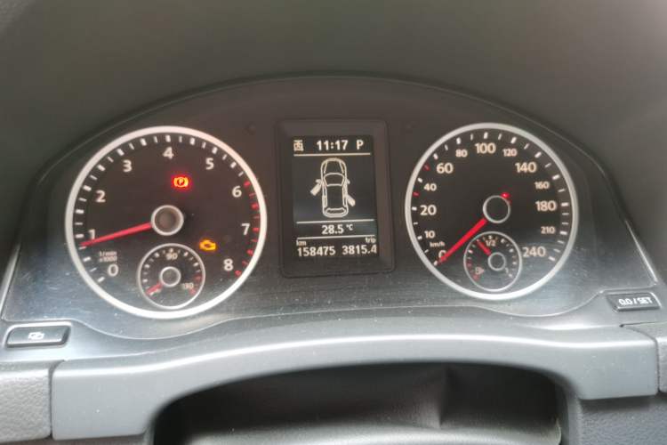 Used Volkswagen Tiguan 2012 1.8TSI Automatic All-Wheel Drive Elite Edition Odometer Close Up
